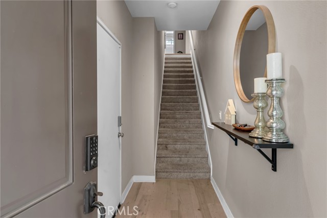 Detail Gallery Image 3 of 33 For 9311 Alondra Bld #5,  Bellflower,  CA 90706 - 3 Beds | 3 Baths