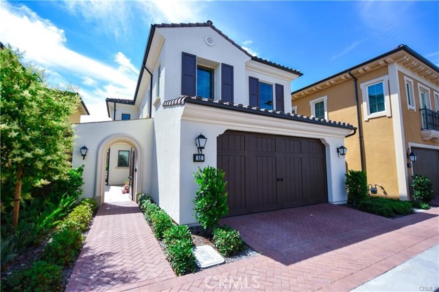 52 Open range, Irvine CA: https://media.crmls.org/medias/00e7e188-7010-4775-b42c-3c4cfb6bdaab.jpg