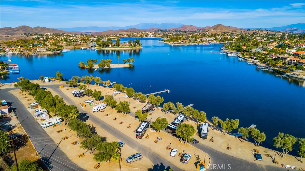 https://media.crmls.org/medias/00e8d025-a314-477f-8225-c696fa5fbb38.jpg?preset=X-Large