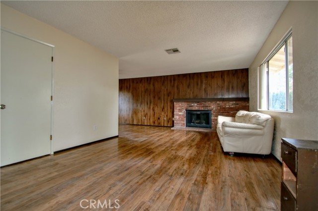 56616 Joshua, Yucca Valley CA: https://media.crmls.org/medias/00e90ce9-c6c9-4734-96bb-035d2c9f9e11.jpg