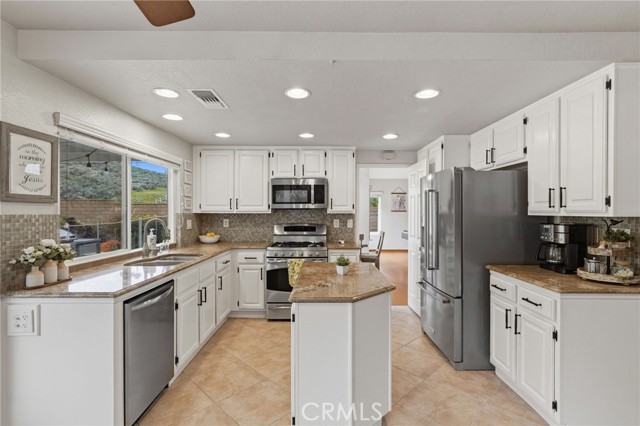 Image 14 of 54 For 16727 Lake Knoll