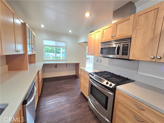 Detail Gallery Image 8 of 22 For 896 Altura Way a,  Upland,  CA 91786 - 3 Beds | 2 Baths