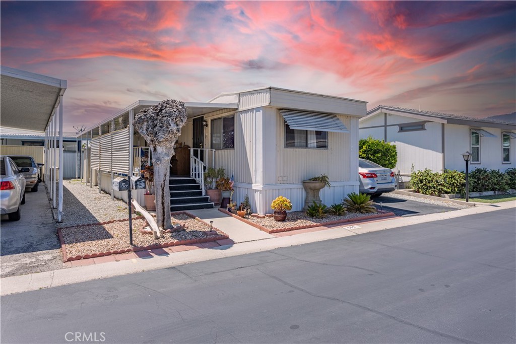 575 S Lyon Avenue #161