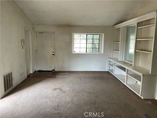 6106 Pathfinder Road, Riverside CA: https://media.crmls.org/medias/00ea8cd8-1d17-4f15-8ea1-a574009eac83.jpg