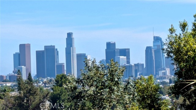 2052 N Alvarado N Street, Los Angeles CA: https://media.crmls.org/medias/00eb5623-4eef-4615-b01f-201fc6072072.jpg
