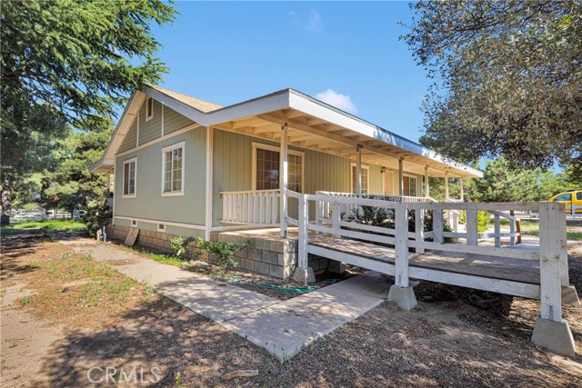 Detail Gallery Image 3 of 44 For 5635 Honeyhill Rd a & B,  Oak Hills,  CA 92344 - 3 Beds | 1 Baths