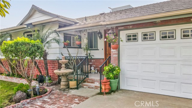 Detail Gallery Image 3 of 59 For 7115 Park Manor Ave, North Hollywood,  CA 91605 - 4 Beds | 2 Baths