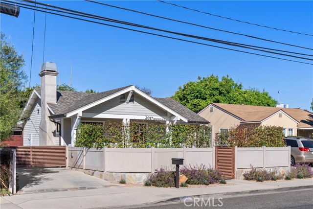 Detail Gallery Image 2 of 28 For 2017 Orange Ave, Costa Mesa,  CA 92627 - 2 Beds | 2 Baths