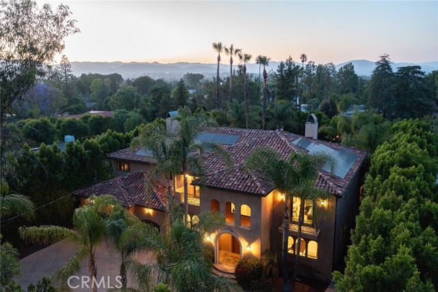 23115 Erwin Street, Woodland Hills CA: https://media.crmls.org/medias/00ecffd9-0a90-4542-9ddd-09a094397c8e.jpg