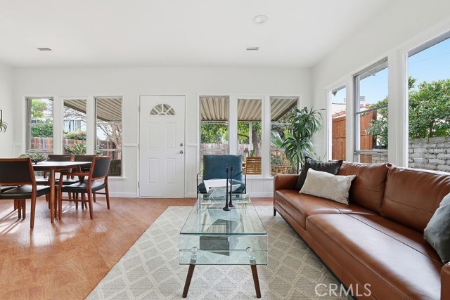 Detail Gallery Image 12 of 58 For 10714 Valley Spring Ln, North Hollywood,  CA 91602 - – Beds | – Baths