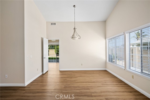 Detail Gallery Image 9 of 44 For 17651 Falkirk Ln, Huntington Beach,  CA 92649 - 4 Beds | 2 Baths