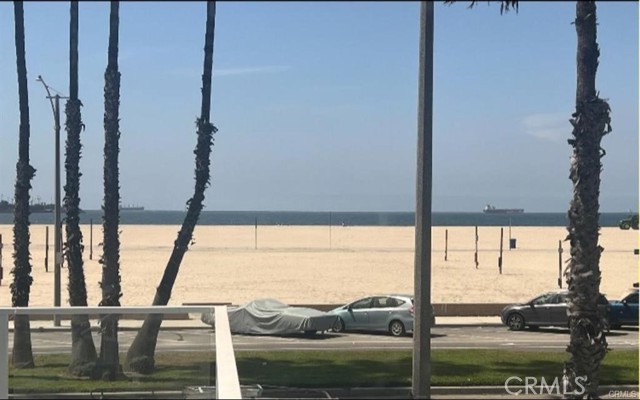 Detail Gallery Image 3 of 34 For 5331 E Ocean Bld, Long Beach,  CA 90803 - 4 Beds | 3 Baths