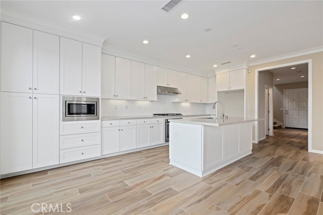 Detail Gallery Image 5 of 22 For 133 Waterleaf, Irvine,  CA 92618 - 3 Beds | 2/1 Baths