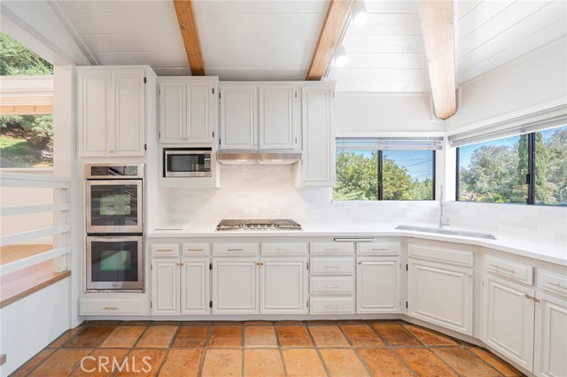 Detail Gallery Image 7 of 45 For 5245 Elvira Rd, Woodland Hills,  CA 91364 - 3 Beds | 3 Baths
