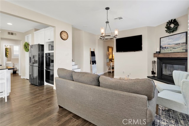 Detail Gallery Image 16 of 48 For 3925 Obsidian, San Bernardino,  CA 92407 - 4 Beds | 3 Baths