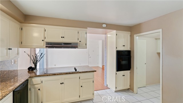 Detail Gallery Image 8 of 28 For 14903 S Normandie Ave #117,  Gardena,  CA 90247 - 2 Beds | 1/1 Baths