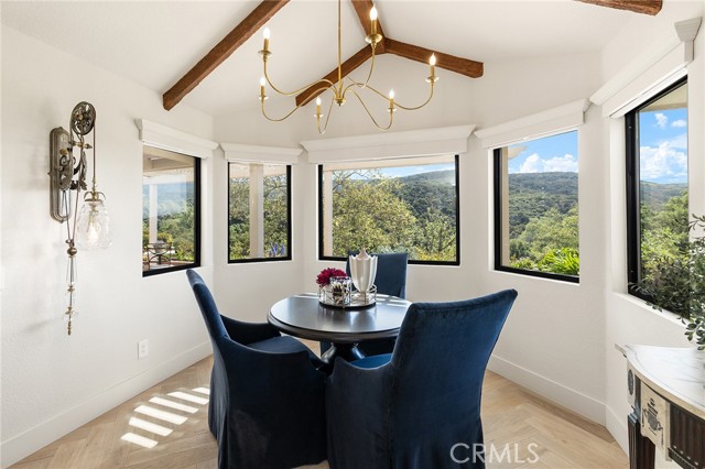 29122 Laurel Valley Drive, Vista CA: https://media.crmls.org/medias/00f0986e-a179-49d2-9499-68fc2ae871f7.jpg