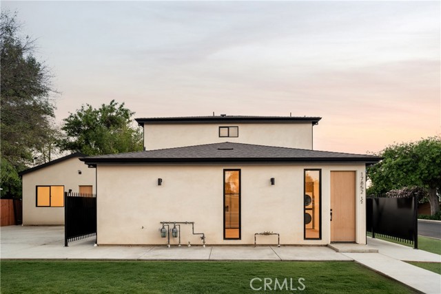 Detail Gallery Image 10 of 28 For 17852 Saticoy St, Reseda,  CA 91335 - 4 Beds | 3/1 Baths