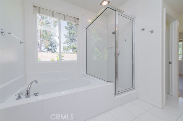 11 Lynnfield, Irvine CA: https://media.crmls.org/medias/00f19758-a3f4-45a9-85e0-45288af988f2.jpg