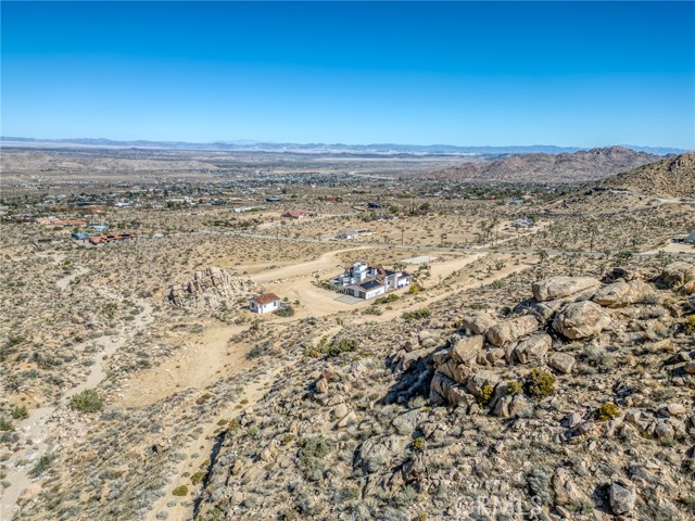Detail Gallery Image 52 of 58 For 8022 Wesley, Joshua Tree,  CA 92252 - 5 Beds | 4/1 Baths