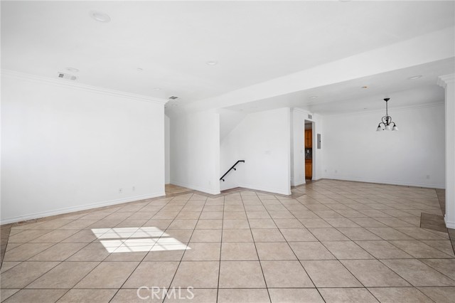 Detail Gallery Image 7 of 30 For 6831 Valmont St #1,  Tujunga,  CA 91042 - 3 Beds | 2/1 Baths