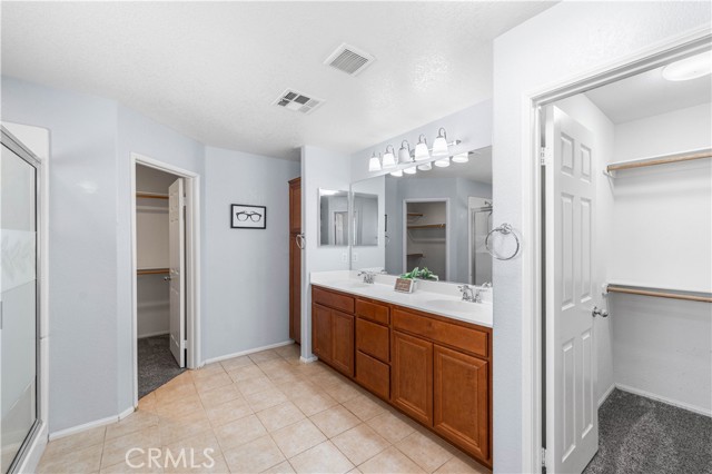 3429 Gemstone Avenue, Rosamond CA: https://media.crmls.org/medias/00f2a40b-de96-4f8d-a2b9-da3a746d5ff8.jpg