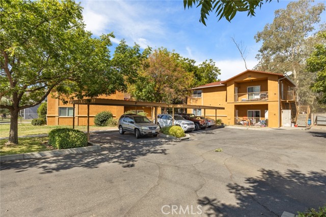 70 Grand Avenue, Oroville CA: https://media.crmls.org/medias/00f37bfa-3f72-44b4-8513-29af244e9b88.jpg