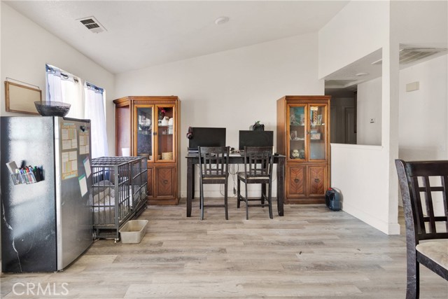 27818 Hummingbird Lane, Helendale CA: https://media.crmls.org/medias/00f39e58-6861-463a-b1c6-3ec45576e8a1.jpg