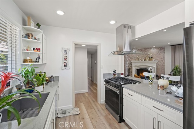 8745 Valjean Avenue, North Hills CA: https://media.crmls.org/medias/00f409fa-58ac-47d3-95c7-53257773307f.jpg