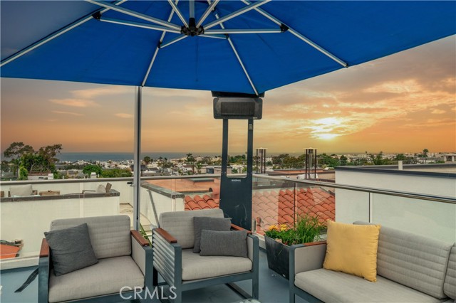 719 1st Place, Hermosa Beach CA: https://media.crmls.org/medias/00f429de-d47c-4eed-aebc-3632bb6574ac.jpg