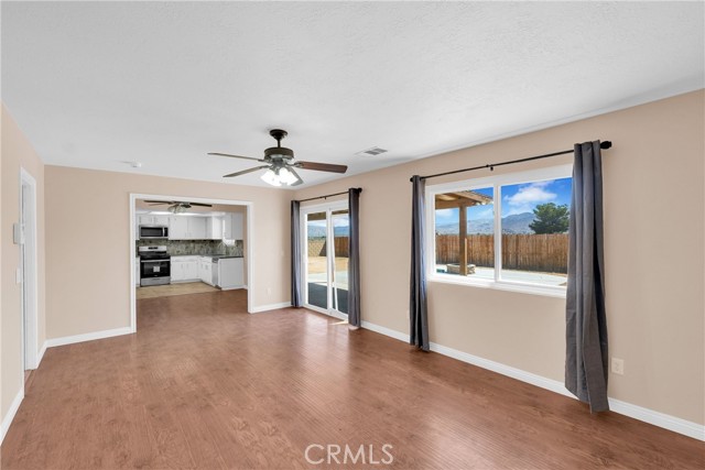 Detail Gallery Image 14 of 36 For 13493 Mesquite Rd, Apple Valley,  CA 92308 - 3 Beds | 2 Baths