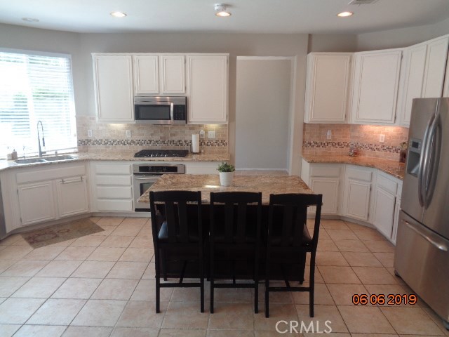 32501 Sprucewood Way, Lake Elsinore CA: https://media.crmls.org/medias/00f4c99d-118c-44cd-aa54-bb40f09d32d7.jpg