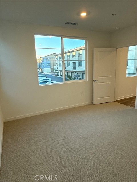 Detail Gallery Image 5 of 22 For 6114 Valentina Way #202,  Corona,  CA 92880 - 2 Beds | 2 Baths