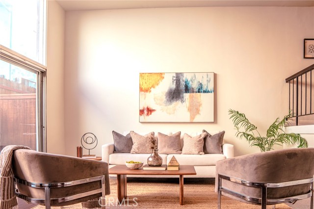 Detail Gallery Image 2 of 24 For 14144 Burbank Bld #2,  Sherman Oaks,  CA 91401 - 2 Beds | 2/1 Baths