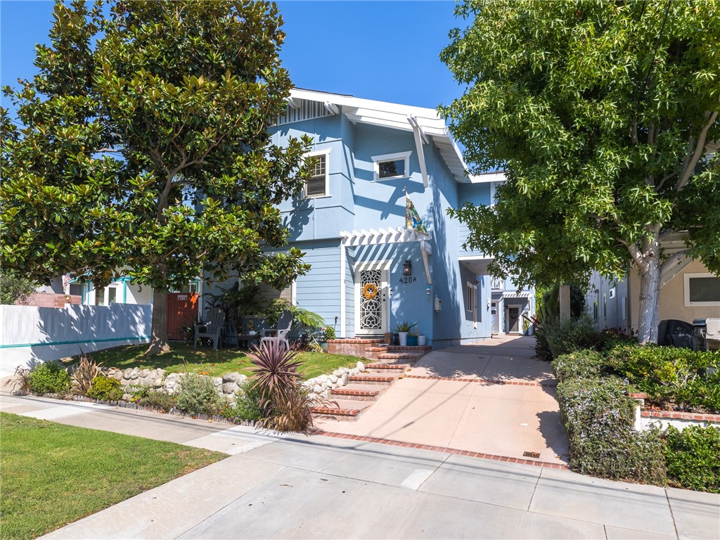 420 Broadway, Redondo Beach, California 90277, 4 Bedrooms Bedrooms, ,3 BathroomsBathrooms,Residential,Sold,Broadway,SB23193472