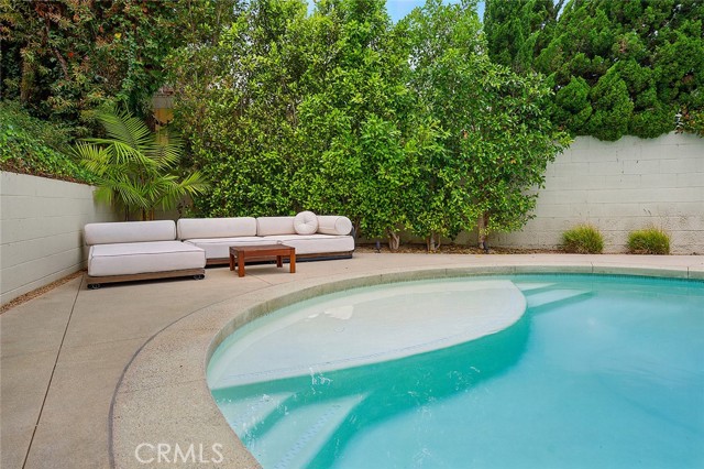 6360 E Vera Crest Drive, Long Beach CA: https://media.crmls.org/medias/00f59aa6-5324-4838-8ca9-ffad0a5d0af6.jpg
