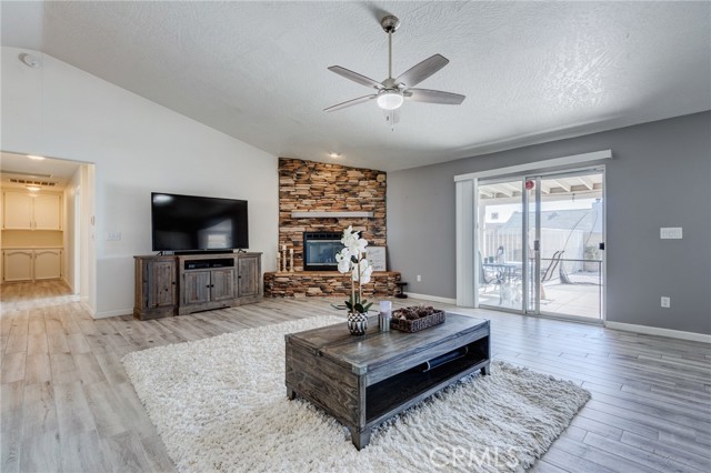 Detail Gallery Image 34 of 42 For 19783 Lara Ln, Apple Valley,  CA 92308 - 4 Beds | 3 Baths