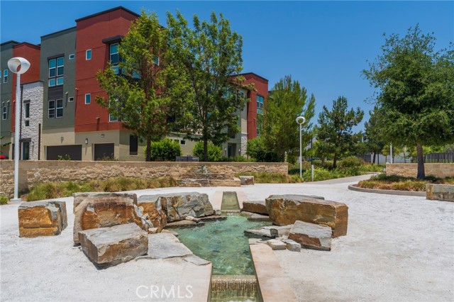 1100 Epic, Irvine CA: https://media.crmls.org/medias/00f61f99-9b02-4c4c-99c5-696f7a68c5b0.jpg