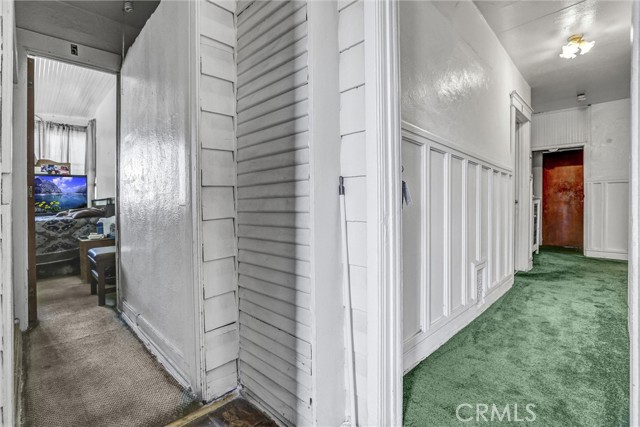 1470 W Adams Boulevard, Los Angeles CA: https://media.crmls.org/medias/00f645ab-fadb-433d-b67d-573b1ef82028.jpg