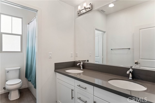 Detail Gallery Image 24 of 50 For 5533 Palm Dr, Hawthorne,  CA 90250 - 4 Beds | 3 Baths