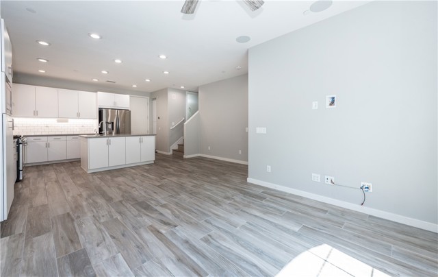25 Savannah, Lake Forest CA: https://media.crmls.org/medias/00f7d63b-ac08-4f8f-bc19-3d700214308a.jpg