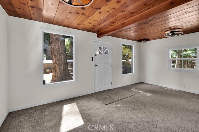 Detail Gallery Image 6 of 32 For 22846 Waters Drive, Crestline,  CA 92325 - 2 Beds | 1 Baths