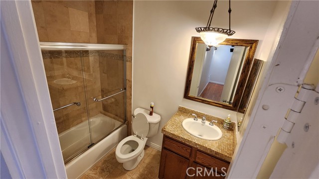 Detail Gallery Image 27 of 30 For 12310 Burbank Blvd #12,  Valley Village,  CA 91607 - 2 Beds | 1/1 Baths