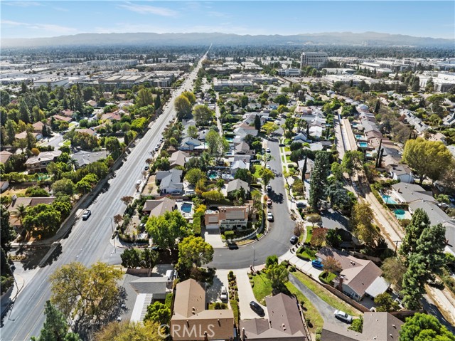 Detail Gallery Image 12 of 48 For 19710 Superior St, Chatsworth,  CA 91311 - 4 Beds | 4 Baths