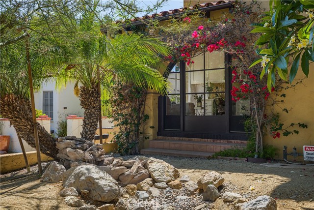 516 E Stocker Street, Glendale CA: https://media.crmls.org/medias/00f8d9bd-40fd-4f34-b6a8-9525de32a79e.jpg