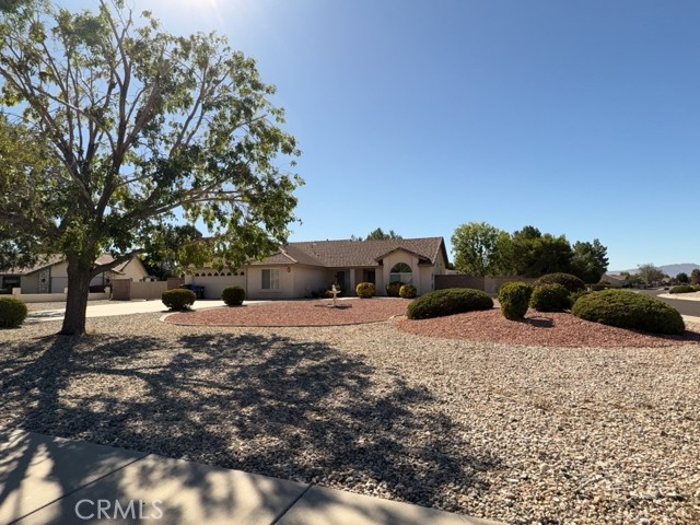 19187 Cochise Place, Apple Valley CA: https://media.crmls.org/medias/00f97e80-d0b9-4c6c-811c-c286d7c8e472.jpg
