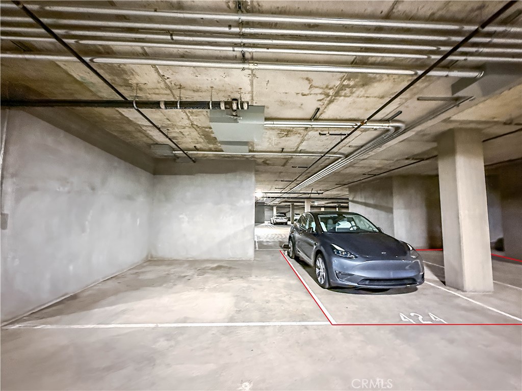 https://media.crmls.org/medias/00fa2b24-b3af-4a65-8beb-0a29b620aefd.jpg?preset=X-Large