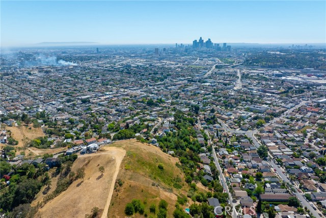 2830 Prewett Street, Los Angeles CA: https://media.crmls.org/medias/00fa3d93-23a4-492f-9820-d9a6e8713659.jpg