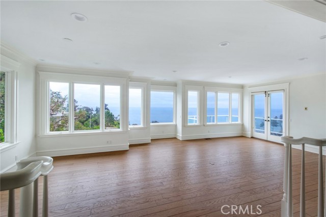 Detail Gallery Image 5 of 48 For 2163 Crestview Dr, Laguna Beach,  CA 92651 - 3 Beds | 2/1 Baths
