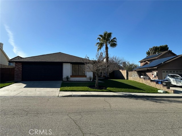 Detail Gallery Image 1 of 23 For 37749 Autumn Ln, Palmdale,  CA 93550 - 3 Beds | 2 Baths